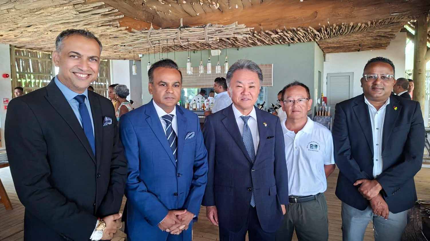 Group photo of representatives from MOL, government officials, and partners attending the MCT CFP5 award ceremony in Mauritius.