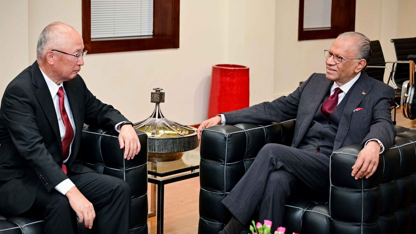 Former MOL CEO meeting with Mauritius Prime Minister in an official office setting to discuss investment opportunities and regional cooperation.
